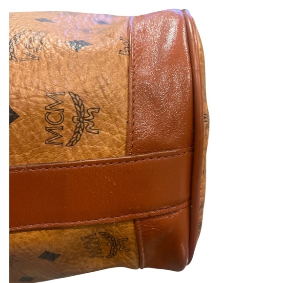 ❌SOLD❌Authentic MCM Monogram Bucket Bag- Large - Picture 9 of 17